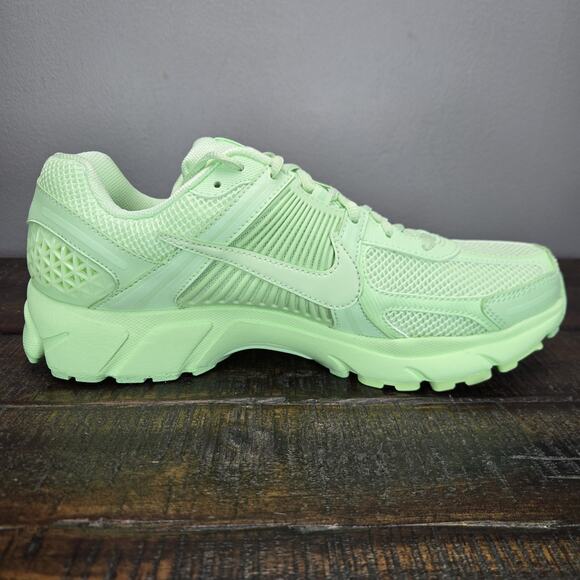 NEW Nike Zoom Vomero 5 Mens Size 10 Running Shoes Sneaker Green HF5493 301 - Picture 8 of 12